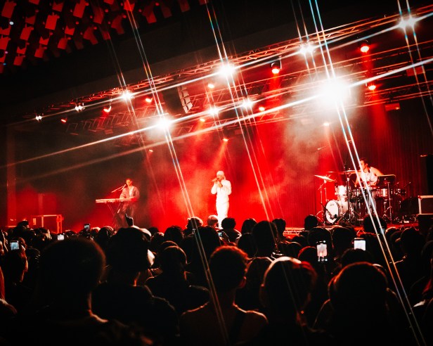 DESTIN CONRAD – LIVE REVIEW AND PHOTO GALLERY – NEW CENTURY HALL –&nbsp;MANCHESTER